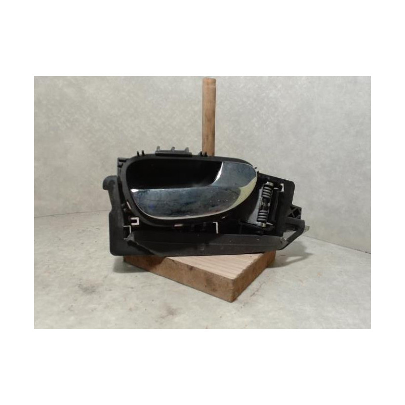 Poignee interieur avant droit PEUGEOT 307 PHASE 1 d’occasion