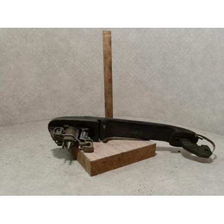 Poignee porte avant gauche VOLKSWAGEN POLO 3 PHASE 1 d’occasion