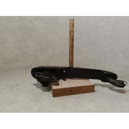 Poignee porte avant gauche VOLKSWAGEN POLO 3 PHASE 1 d’occasion