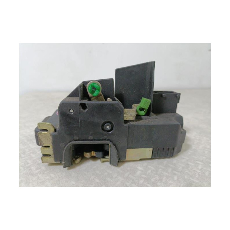 Serrure avant droit OPEL VECTRA B PHASE 1 d’occasion