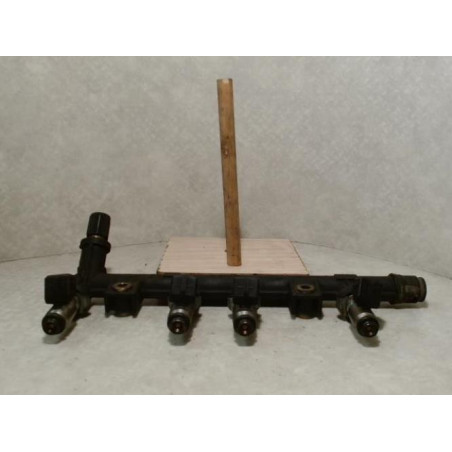 Rampe injection FIAT PUNTO 1 PHASE 1 d’occasion