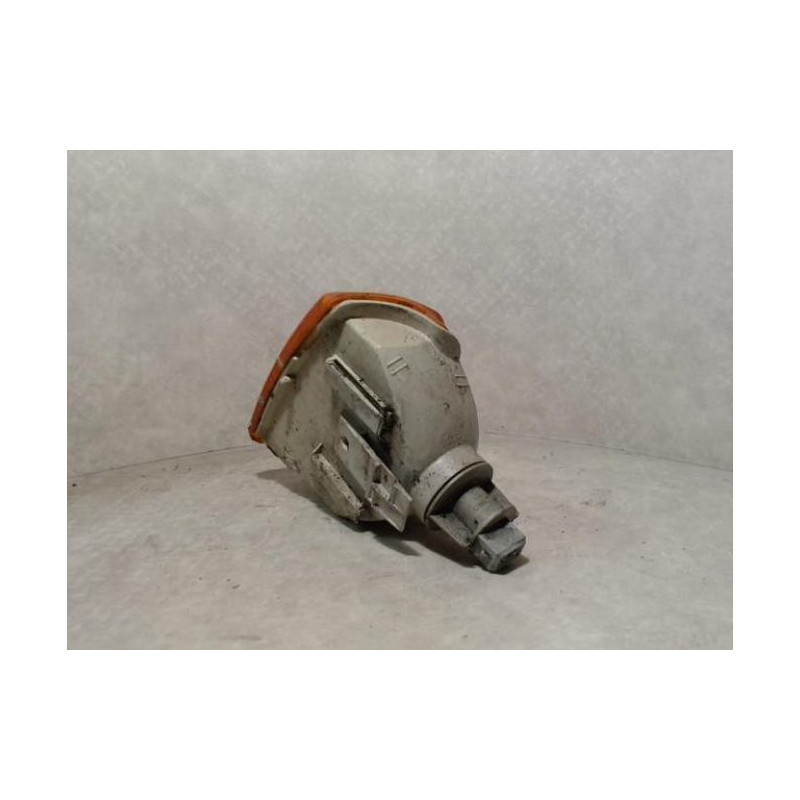 Optique avant secondaire droit (feux)(clignotant) VOLKSWAGEN 1.0 45 8V d’occasion
