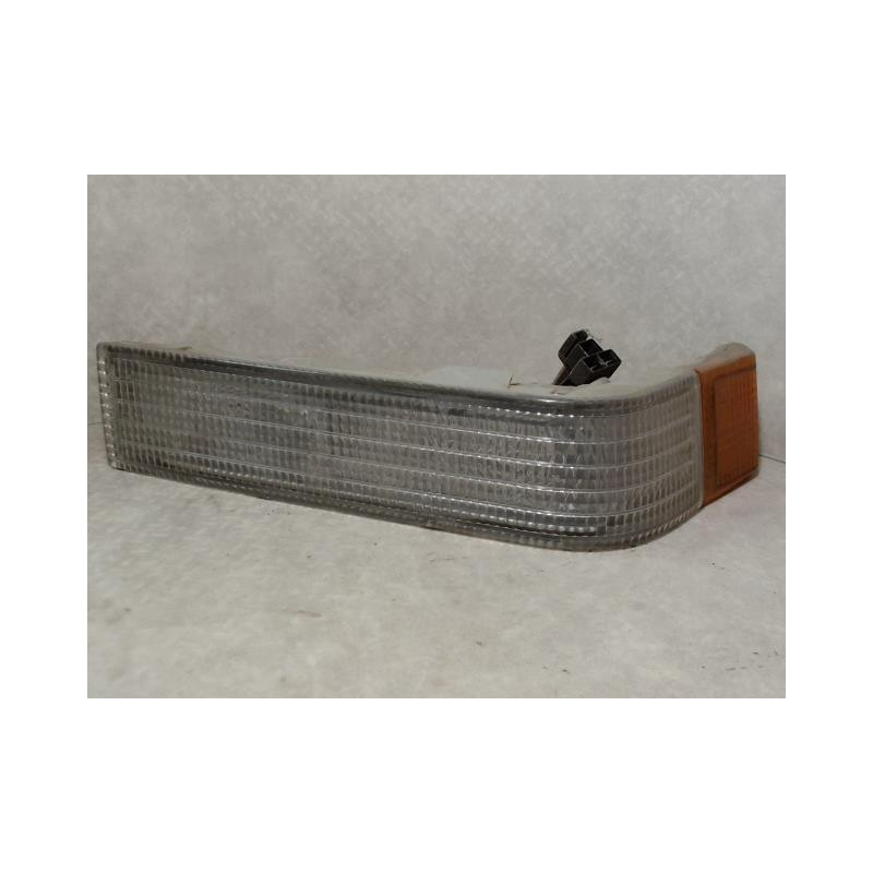 Optique avant secondaire gauche (feux)(clignotant) MAZDA 929 1 d’occasion