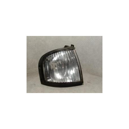 Optique avant secondaire droit (feux)(clignotant) MAZDA 2.5 TD 110 12V d’occasion