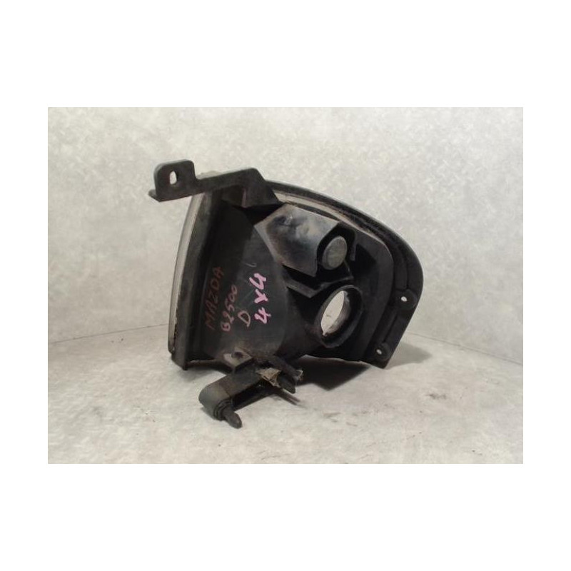 Optique avant secondaire droit (feux)(clignotant) MAZDA 2.5 TD 110 12V d’occasion