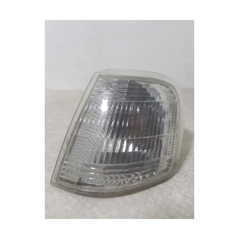 Optique avant secondaire gauche (feux)(clignotant) PEUGEOT 1.9 110 8V d’occasion