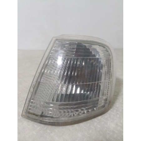 Optique avant secondaire gauche (feux)(clignotant) PEUGEOT 1.9 110 8V d’occasion