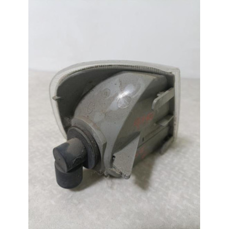 Optique avant secondaire gauche (feux)(clignotant) PEUGEOT 1.9 110 8V d’occasion