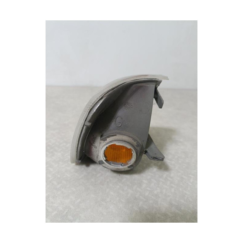 Optique avant secondaire gauche (feux)(clignotant) PEUGEOT 405 PHASE 2 BREAK d’occasion