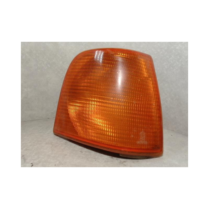 Optique avant secondaire droit (feux)(clignotant) AUDI 100 3 d’occasion
