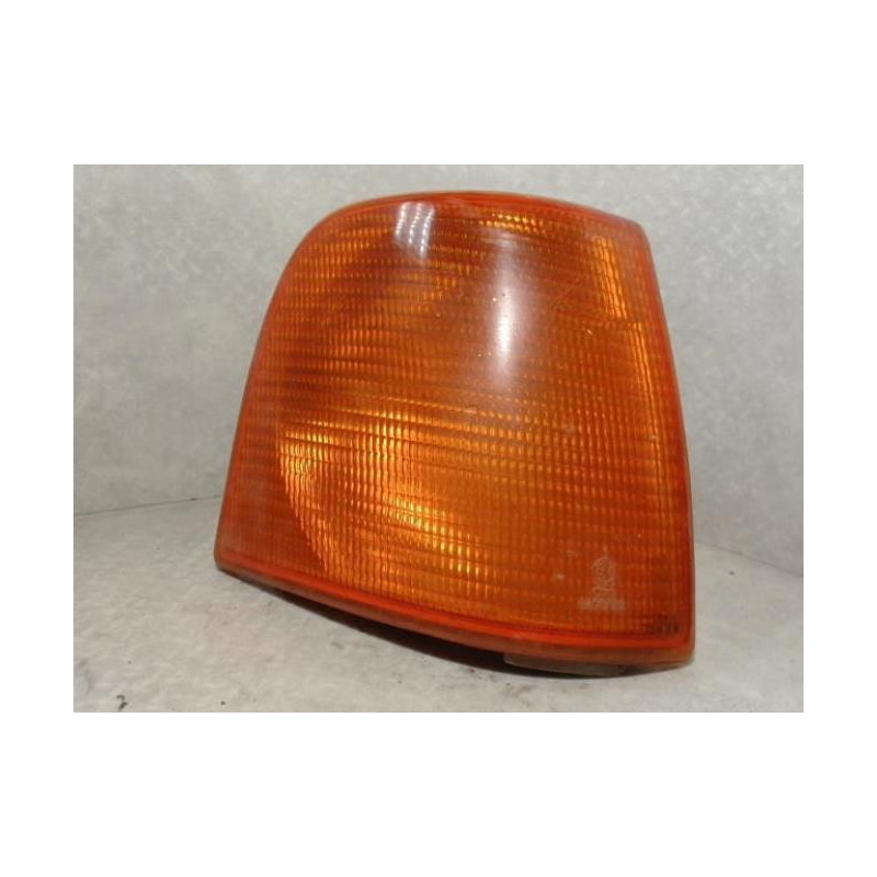 Optique avant secondaire droit (feux)(clignotant) AUDI 100 3 d’occasion