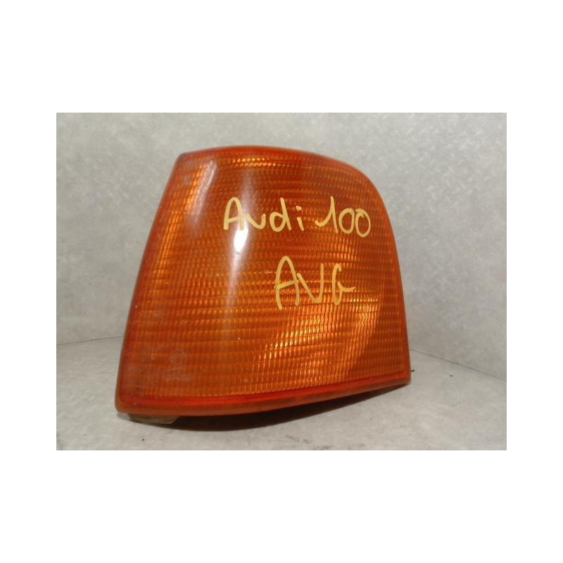 Optique avant secondaire gauche (feux)(clignotant) AUDI 100 3 d’occasion