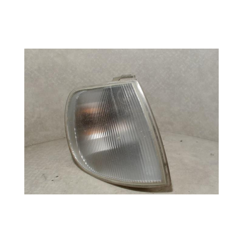 Optique avant secondaire droit (feux)(clignotant) VOLKSWAGEN POLO 3 PHASE 1 d’occasion