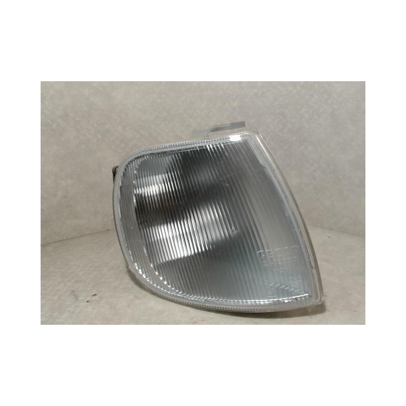 Optique avant secondaire droit (feux)(clignotant) VOLKSWAGEN POLO 3 PHASE 1 d’occasion