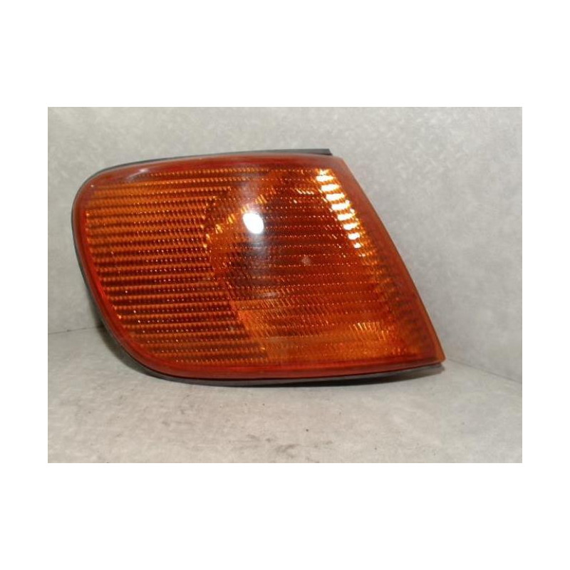 Optique avant secondaire droit (feux)(clignotant) AUDI A6 1 d’occasion
