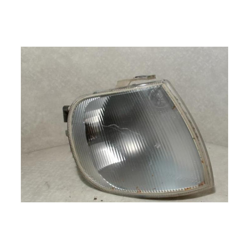 Optique avant secondaire droit (feux)(clignotant) VOLKSWAGEN POLO 3 PHASE 1 d’occasion