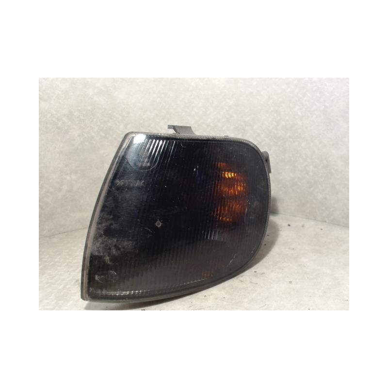 Optique avant secondaire gauche (feux)(clignotant) VOLKSWAGEN POLO 3 PHASE 1 d’occasion