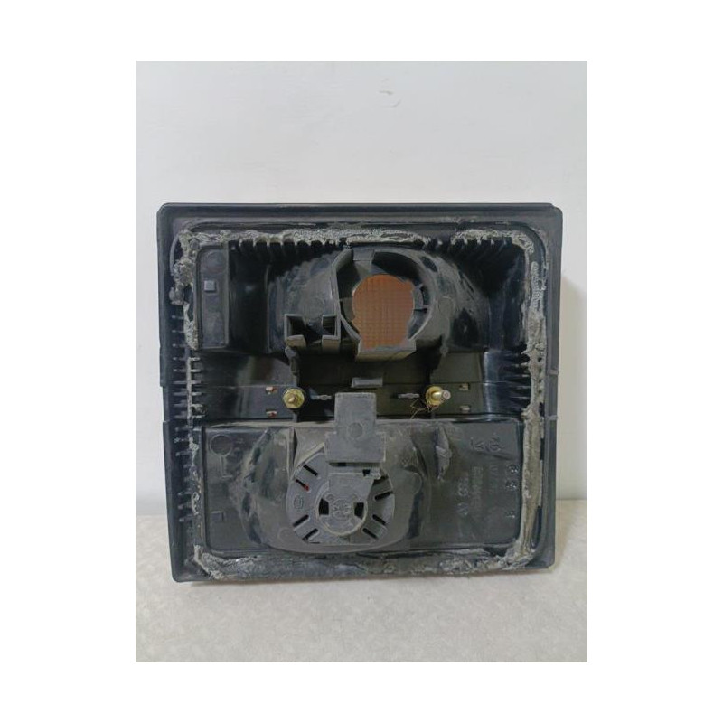 Feu arriere secondaire gauche (feux) AUDI 100 2 PHASE 1 d’occasion