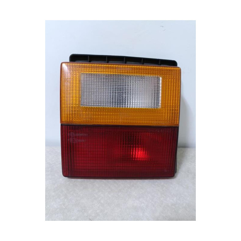 Feu arriere secondaire gauche (feux) AUDI 100 2 AVANT PHASE 1 BREAK d’occasion