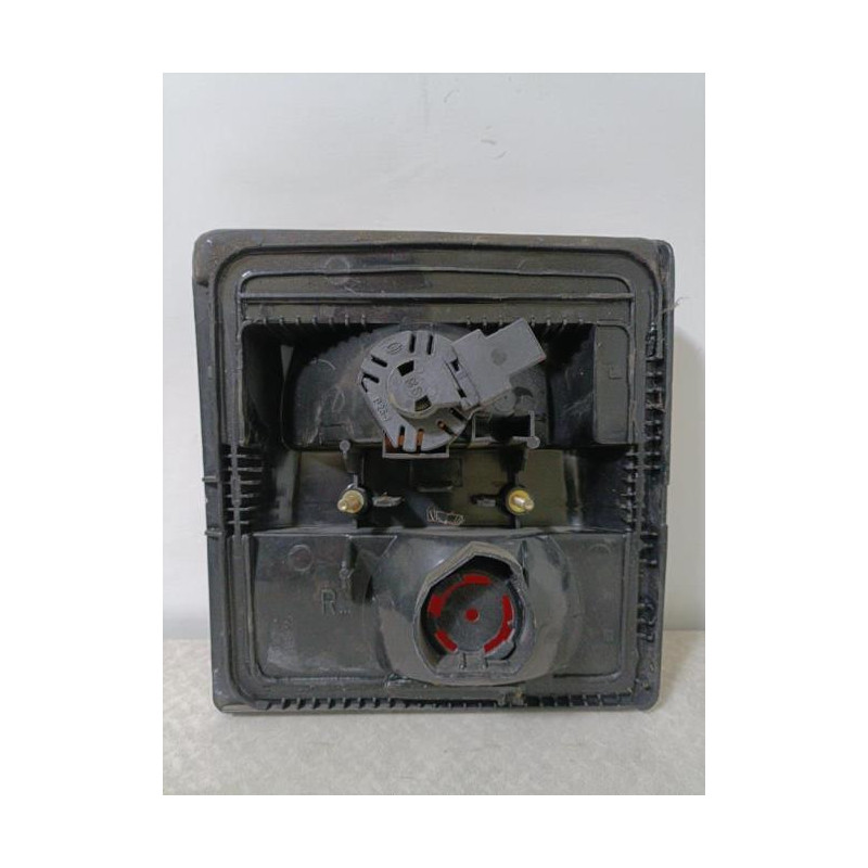 Feu arriere secondaire droit (feux) AUDI 100 2 AVANT PHASE 1 BREAK d’occasion