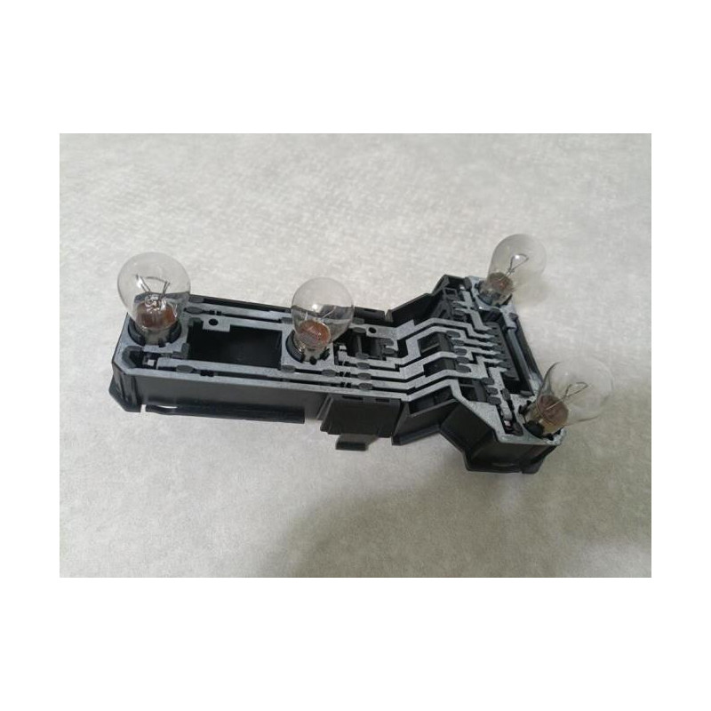 Platine feu arriere gauche VOLKSWAGEN 1.9 TDI 115 8V d’occasion