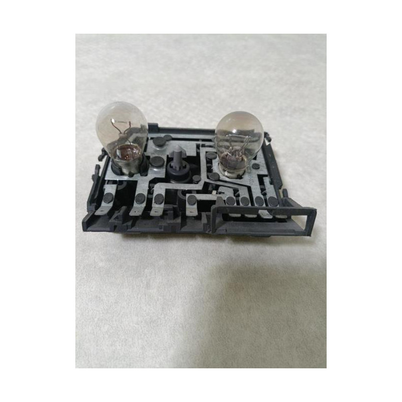 Platine feu arriere gauche AUDI 80 3 PHASE 2 d’occasion