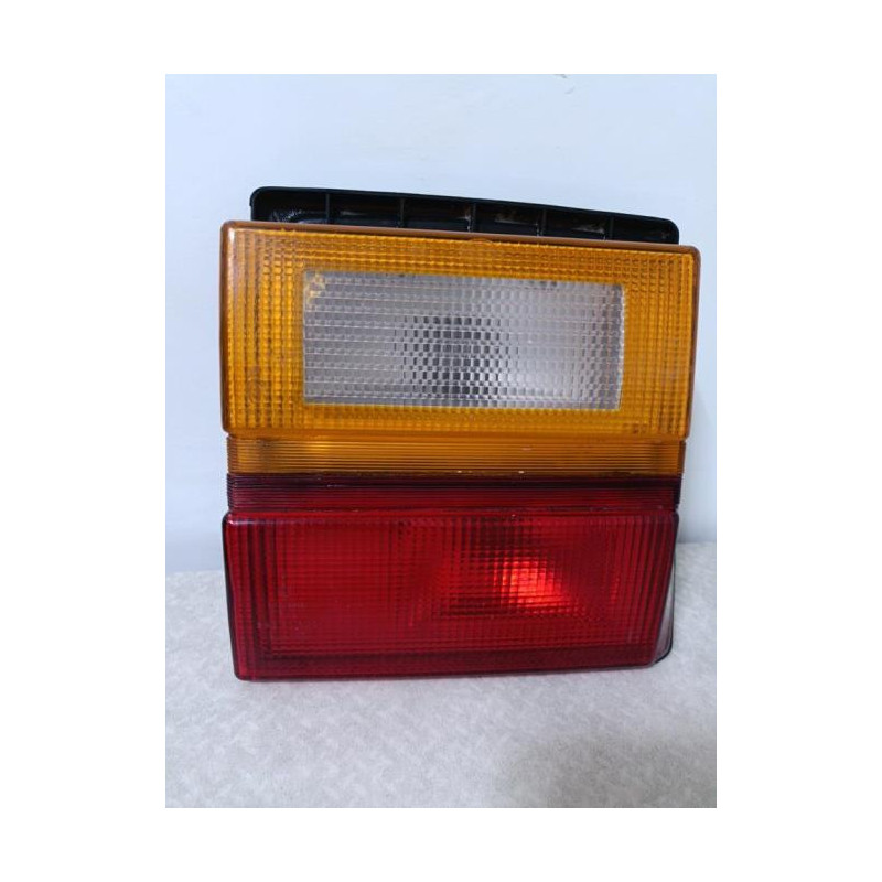 Feu arriere secondaire gauche (feux) AUDI 100 2 PHASE 1 d’occasion