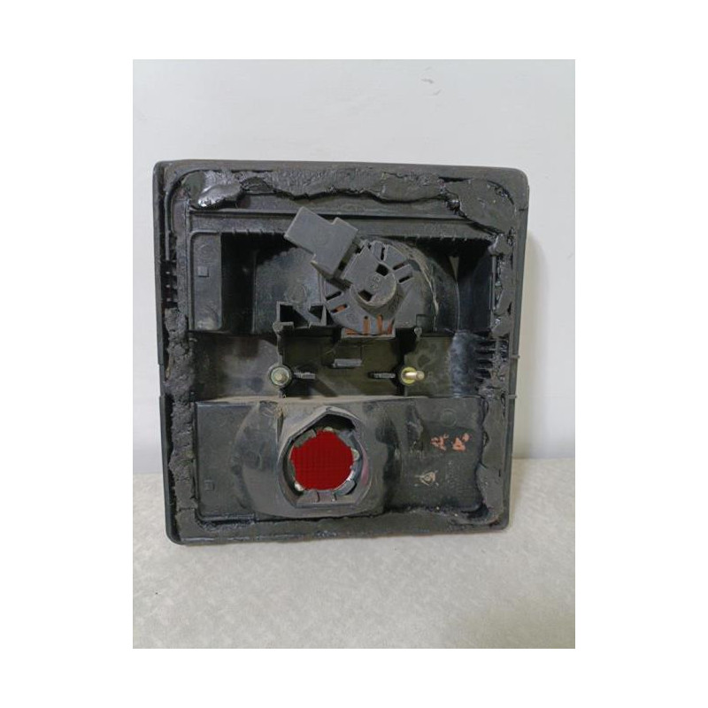 Feu arriere secondaire gauche (feux) AUDI 100 2 PHASE 1 d’occasion