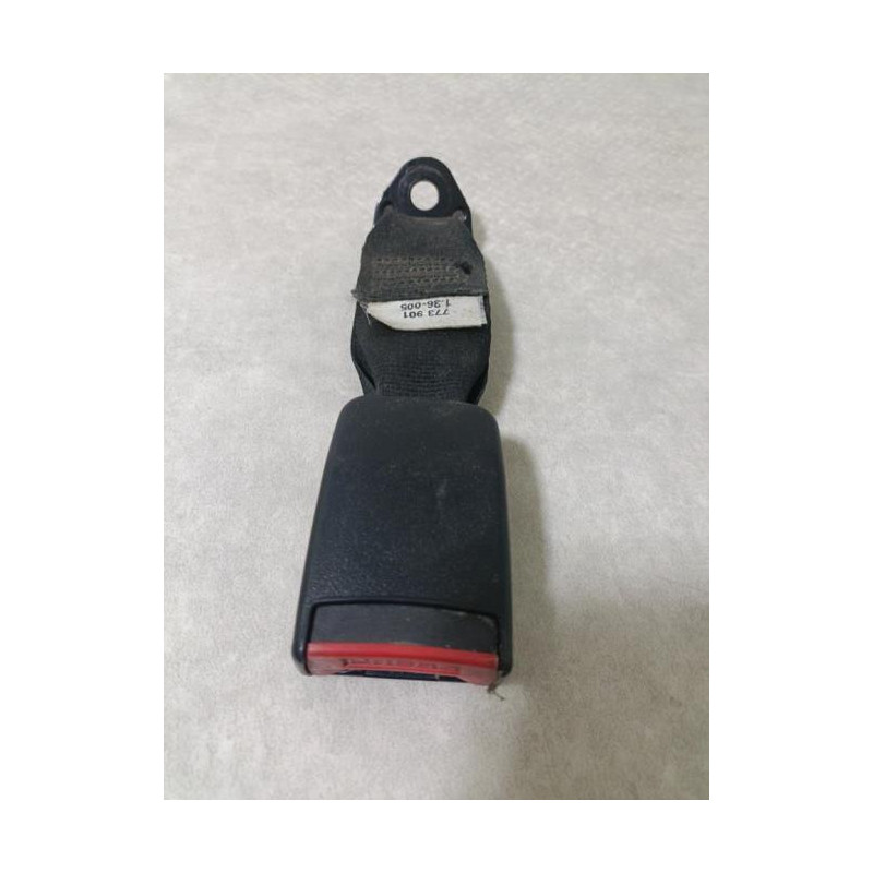Ceinture arriere gauche RENAULT R19 PHASE 2 d’occasion