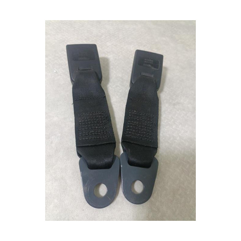 Attache ceinture arriere droit DACIA SANDERO 1 d’occasion