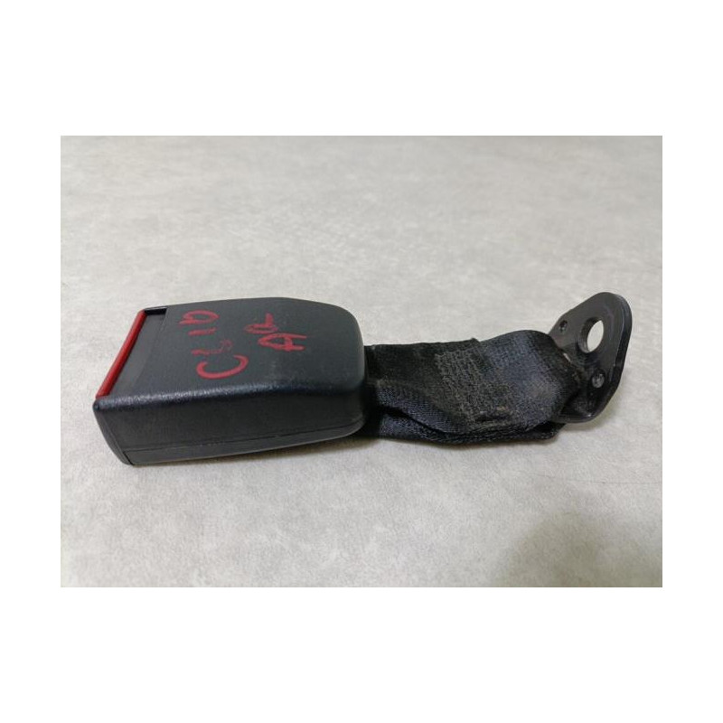 Attache ceinture arriere droit RENAULT CLIO 1 PHASE 2 d’occasion