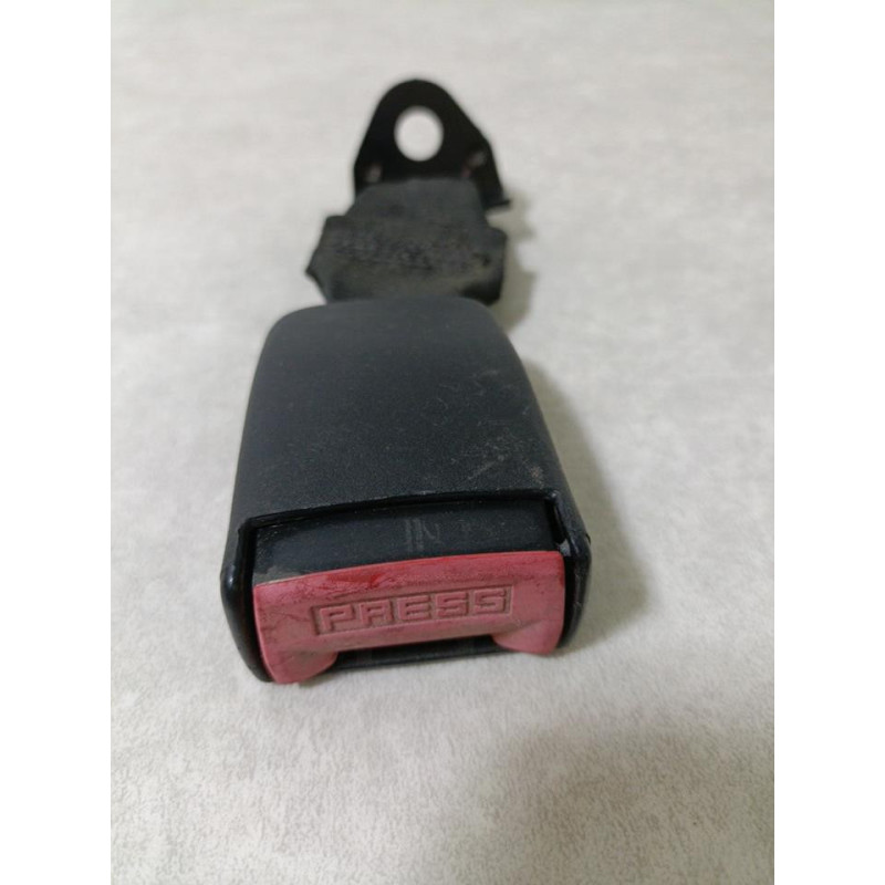 Attache ceinture arriere gauche RENAULT CLIO 1 PHASE 2 d’occasion
