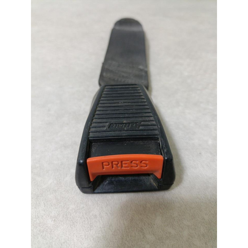 Attache ceinture arriere droit FIAT UNO PHASE 1 d’occasion