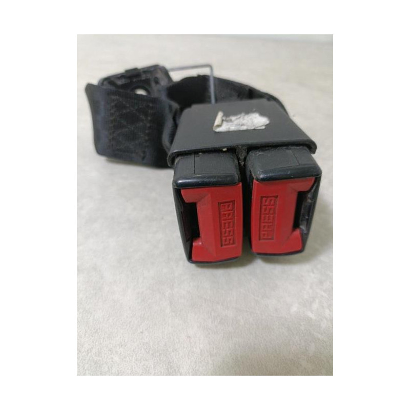 Attache ceinture arriere droit RENAULT MEGANE 1 PHASE 1 d’occasion