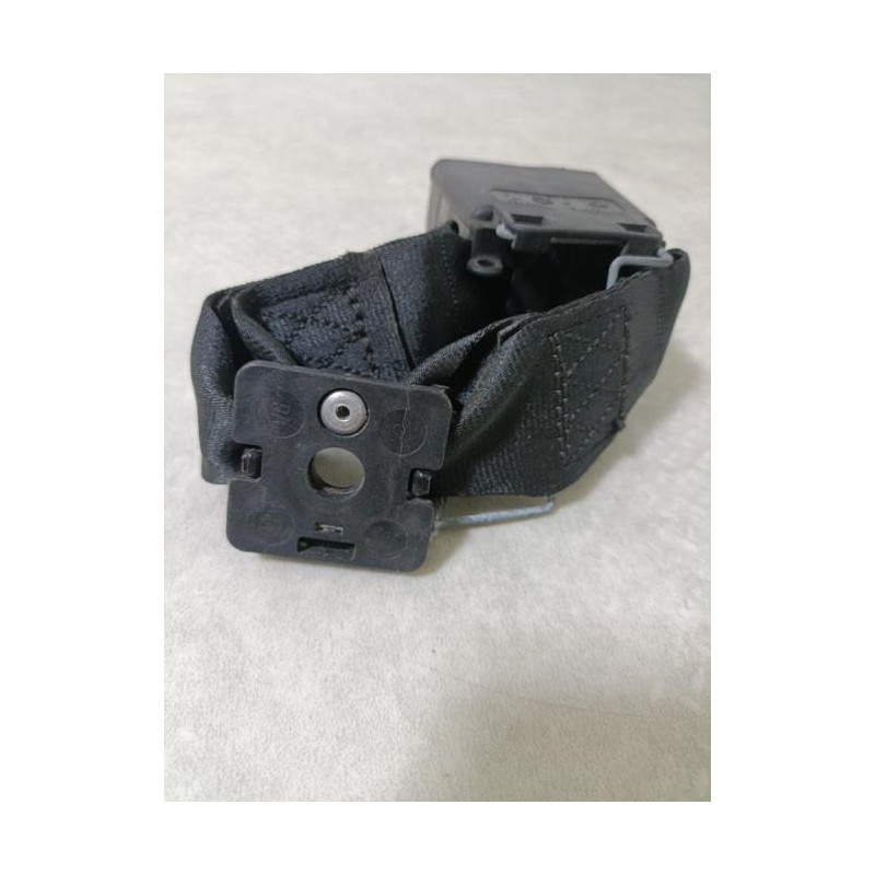 Attache ceinture arriere droit RENAULT MEGANE 1 PHASE 1 d’occasion