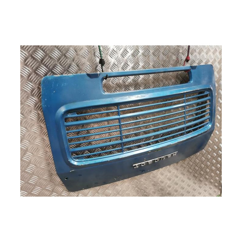 Calandre PEUGEOT J7 d’occasion
