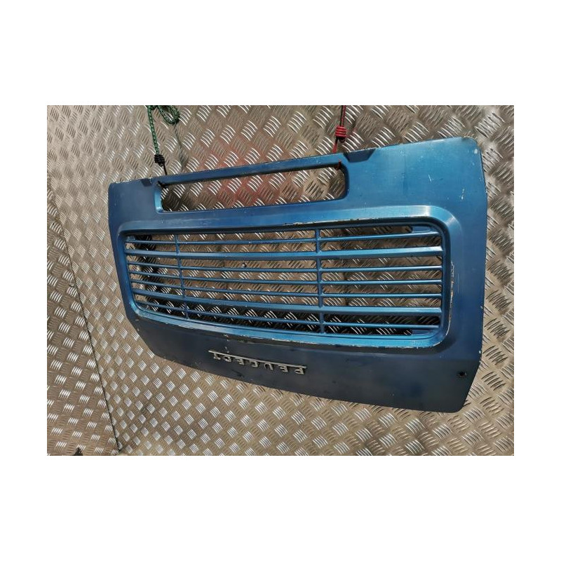 Calandre PEUGEOT J7 d’occasion