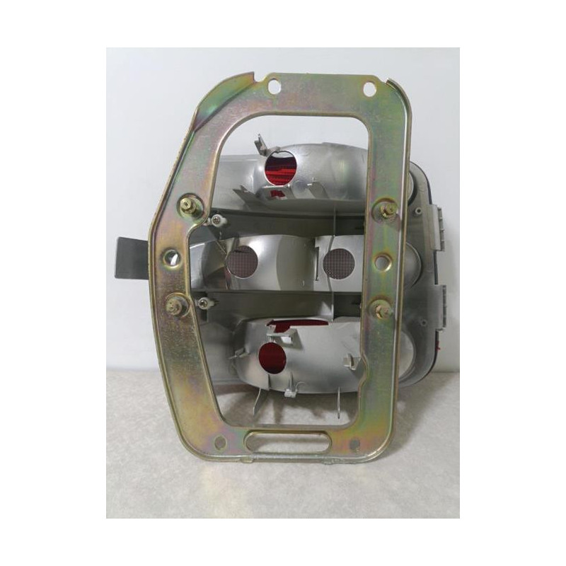 Feu arriere principal droit (feux) FIAT 1.6 I 105 16V d’occasion