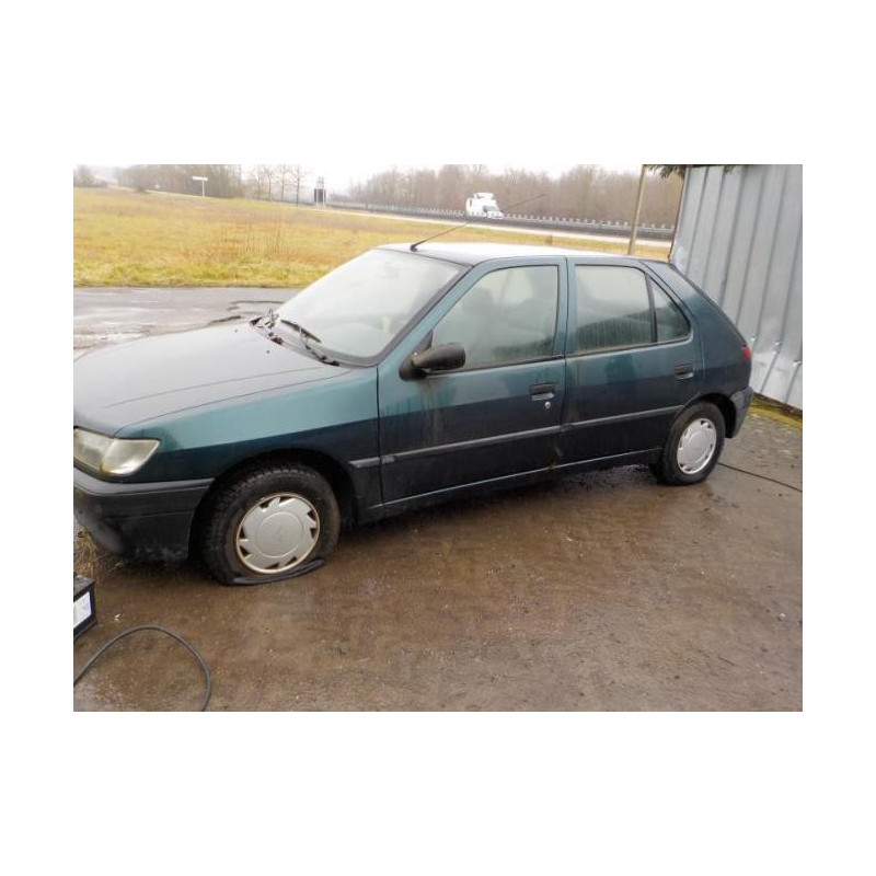 Feu arriere principal gauche (feux) PEUGEOT 306 PHASE 1 d’occasion