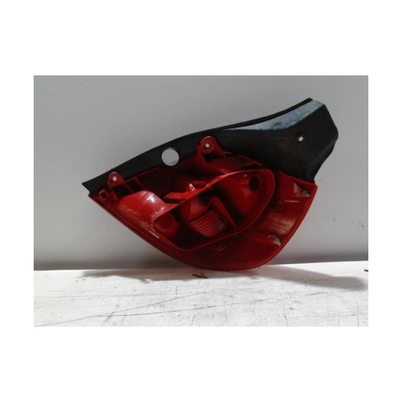 Feu arriere principal gauche (feux) RENAULT CLIO 3 PHASE 1 d’occasion