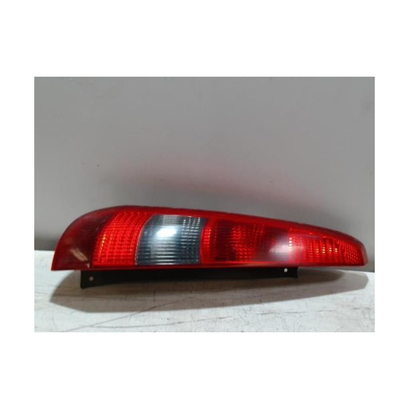 Feu arriere principal gauche (feux) FORD FIESTA 5 PHASE 1 d’occasion