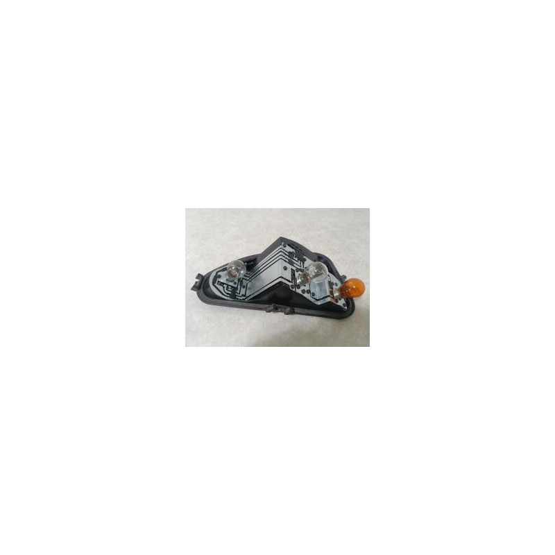 Platine feu arriere droit RENAULT CLIO 3 PHASE 1 d’occasion