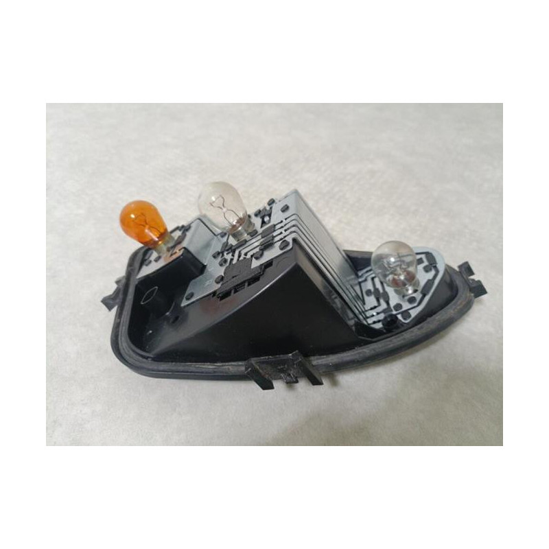Platine feu arriere droit RENAULT CLIO 3 PHASE 1 d’occasion