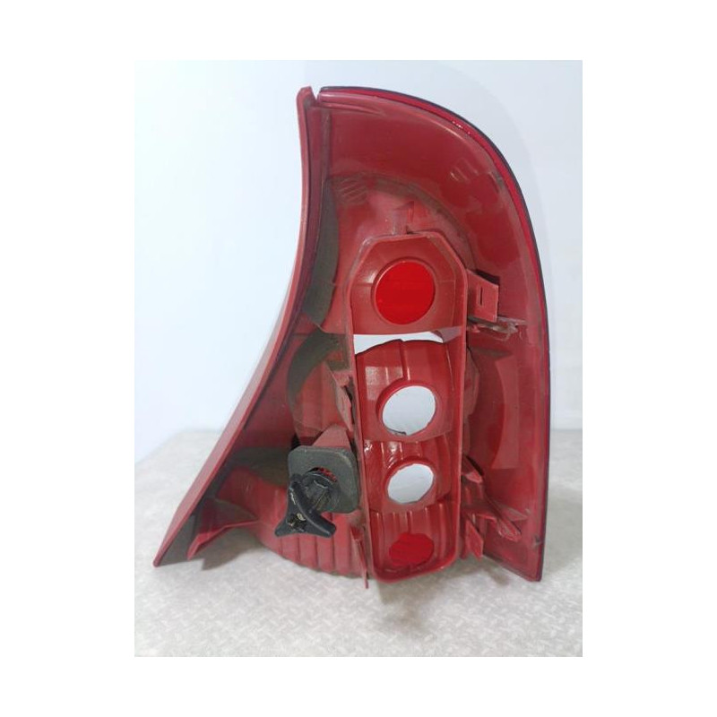 Feu arriere principal gauche (feux) RENAULT CLIO 2 PHASE 2 d’occasion
