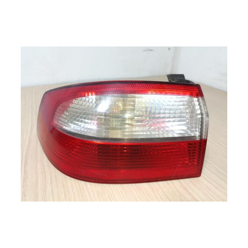 Feu arriere principal gauche (feux) RENAULT LAGUNA 2 PHASE 1 d’occasion