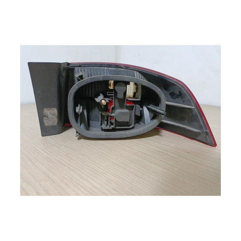 Feu arriere principal gauche (feux) RENAULT LAGUNA 2 PHASE 1 d’occasion