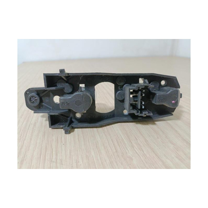 Platine feu arriere gauche RENAULT LAGUNA 2 PHASE 2 d’occasion