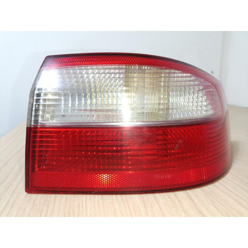 Feu arriere principal droit (feux) RENAULT LAGUNA 2 PHASE 1 d’occasion