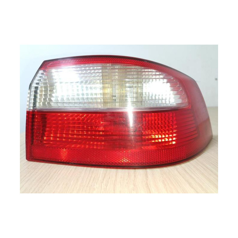 Feu arriere principal droit (feux) RENAULT LAGUNA 2 PHASE 1 d’occasion