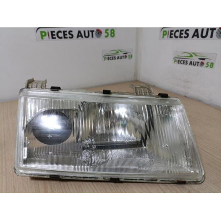 Optique avant principal droit (feux)(phare) LADA 111 BREAK d’occasion